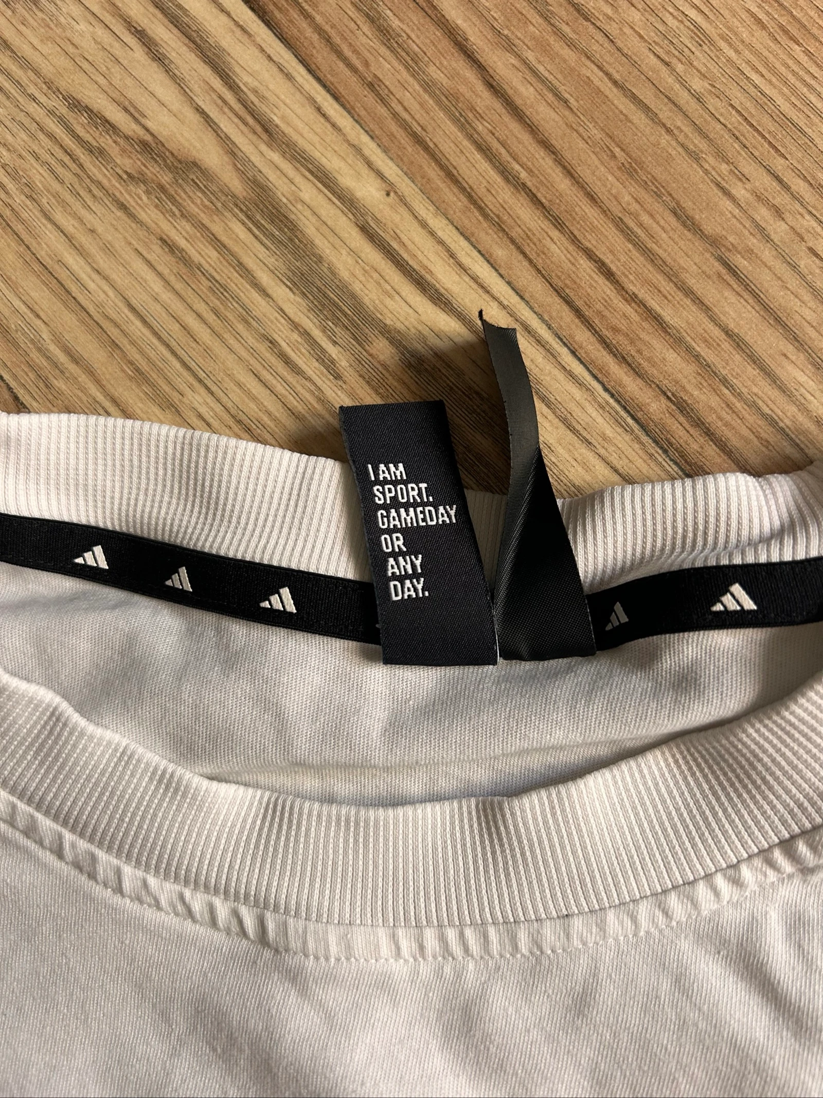 👕 Adidas white t-shirt with drawstring - Size M – photo 2